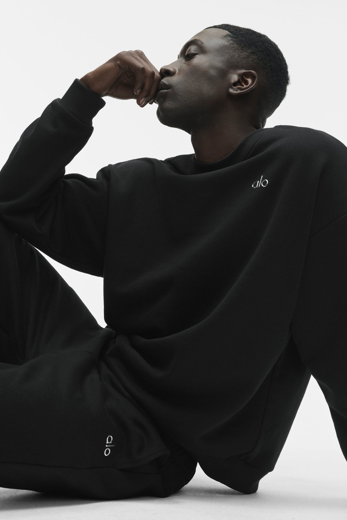 Accolade Crew Neck Pullover - Black