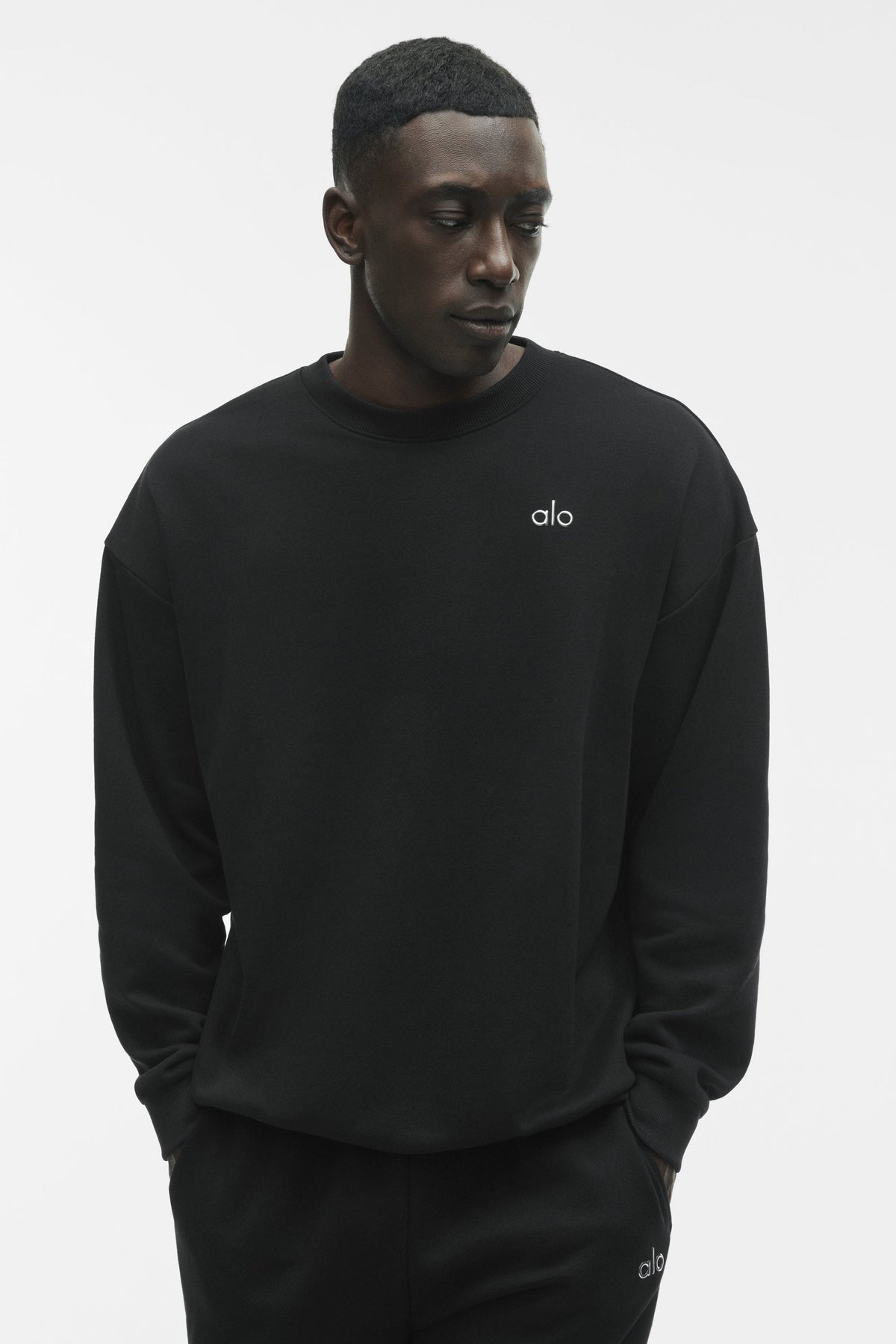 Accolade Crew Neck Pullover - Black