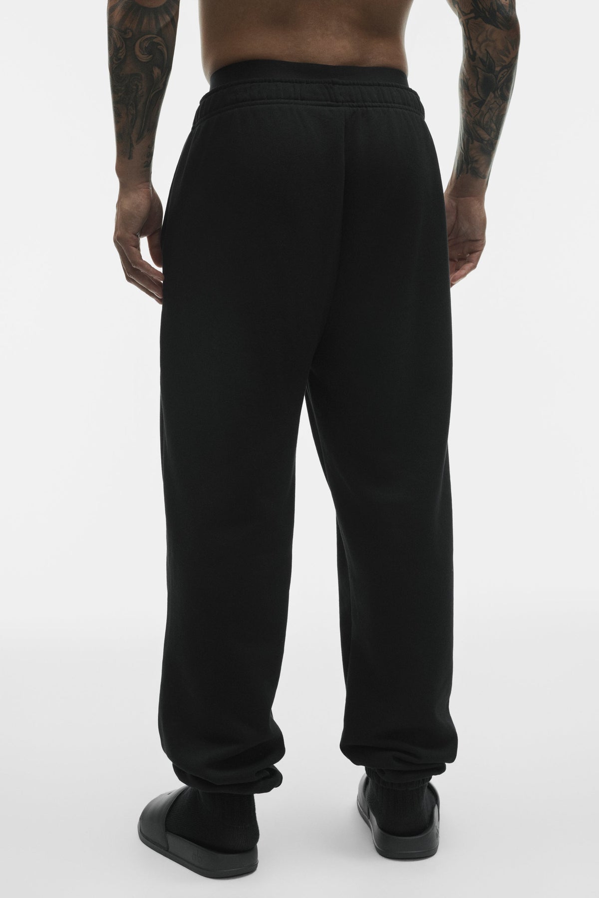 Accolade Sweatpant - Black